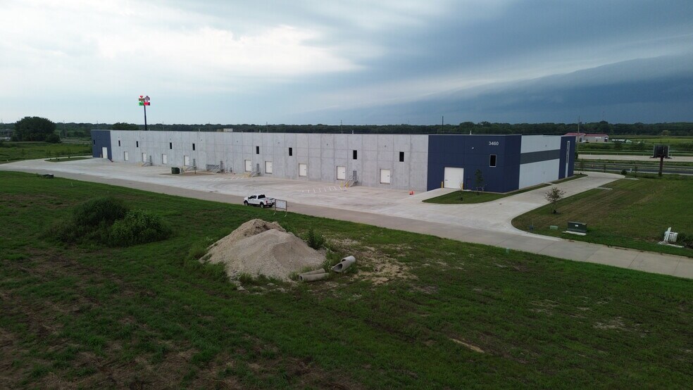 More Photos Of 3460 Marnie Ave, Waterloo Manufacturing For Lease