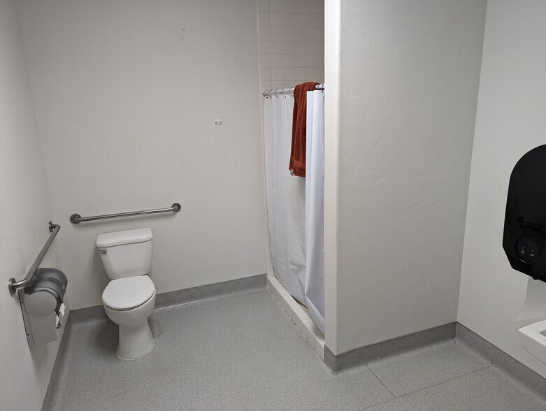 More Photos Of 180 W Magee Rd, Tucson Medical For Lease