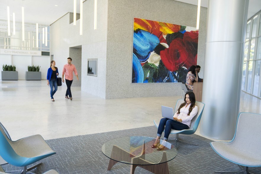 More Photos Of 4275 Executive Sq, La Jolla Office For Lease