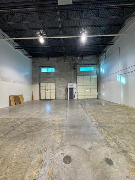 More Photos Of 1201-1217 W Remington Blvd, Romeoville Warehouse For Lease