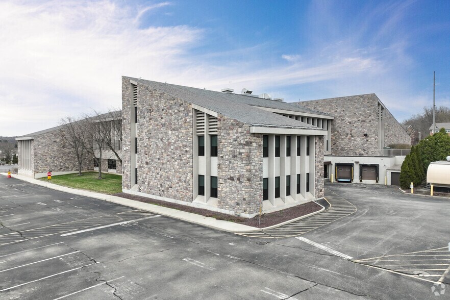 More Photos Of 2501 Wilmington Rd, New Castle Office For Sale