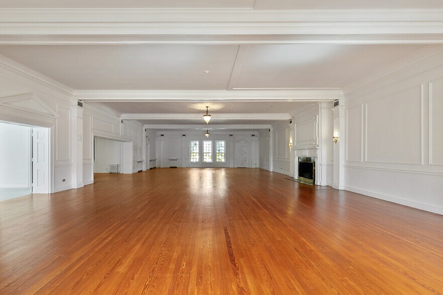 More Photos Of 2500 E Marshall St, Richmond Office For Lease