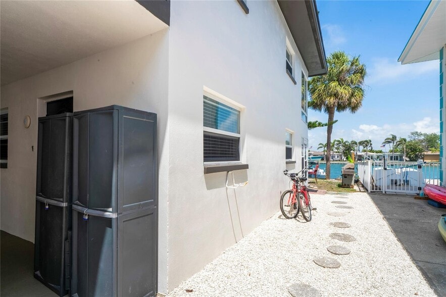 More Photos Of 11705 3rd St E, Treasure Island Apartments For Sale