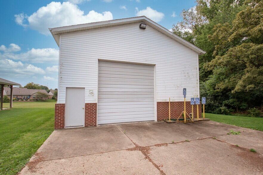 More Photos Of 733 Country Club Dr, Xenia Religious Facility For Sale