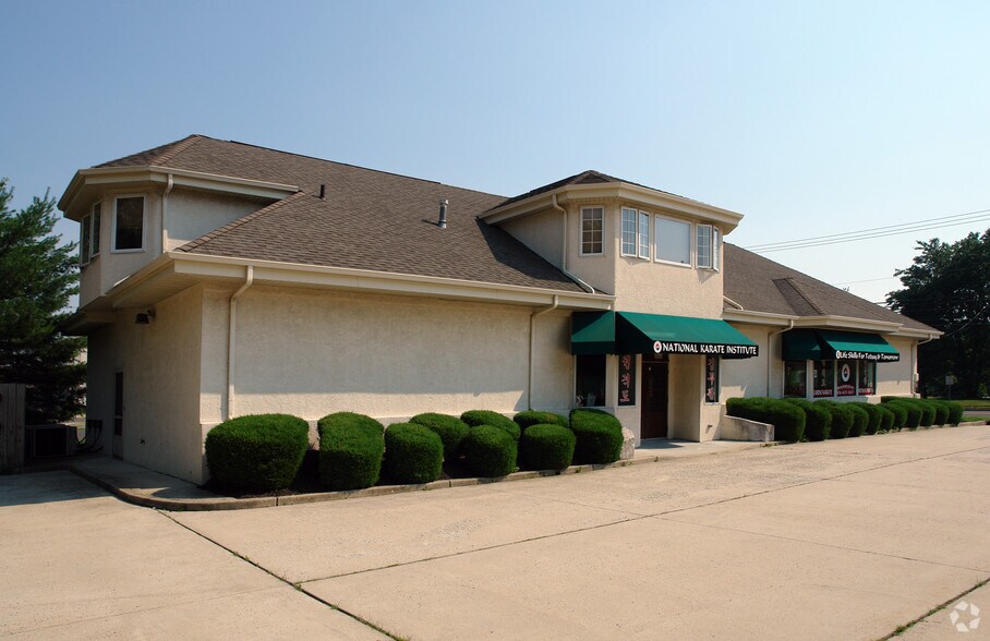 More Photos Of 107 Berlin Rd, Cherry Hill Freestanding For Sale