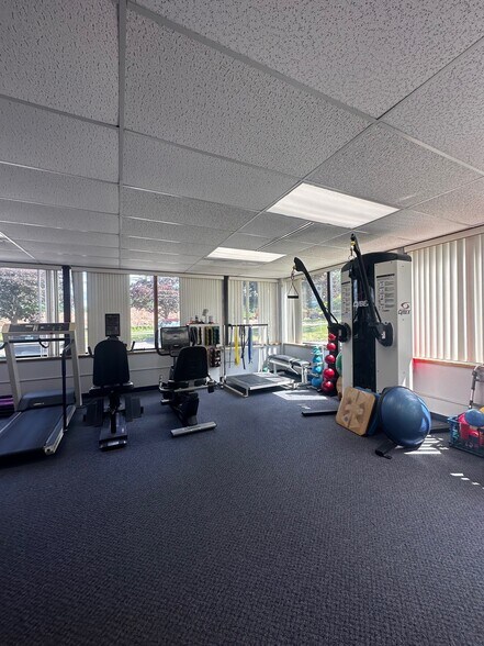 More Photos Of 85 Barnes Rd, Wallingford Medical For Sale