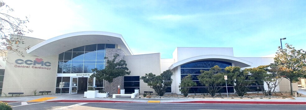 More Photos Of 100 Old River Rd, Bakersfield Medical For Lease