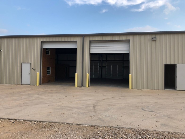 More Photos Of 616 County Road 4841, Haslet Warehouse For Lease