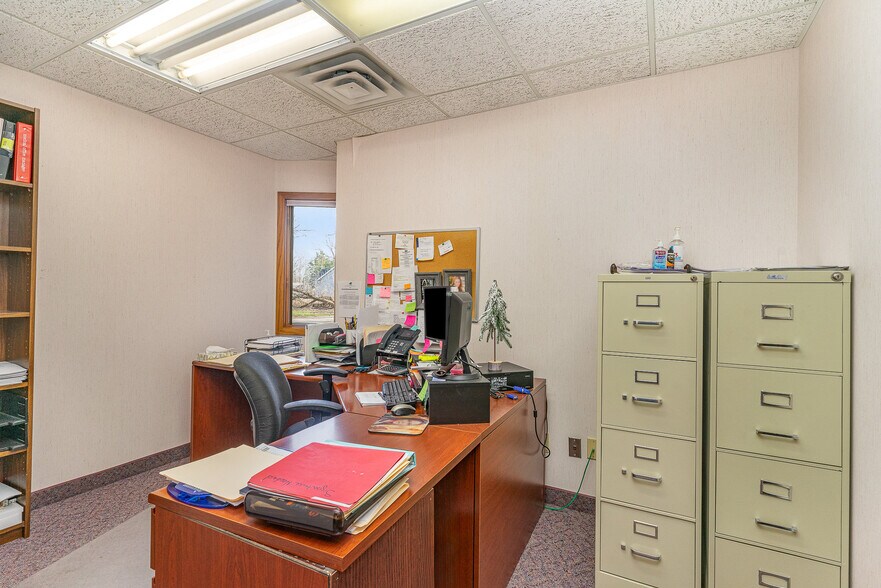 More Photos Of 3588 Center Ave, Essexville Medical For Sale