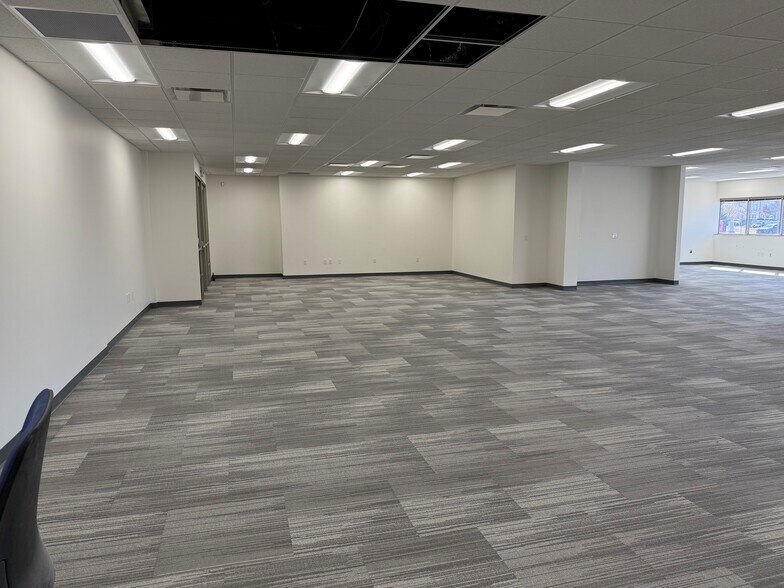 More Photos Of 3203 SW 32nd Ave, Fargo Office For Lease