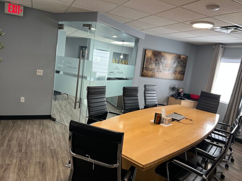 More Photos Of 16448 N 40th St, Phoenix Loft Creative Space For Sale