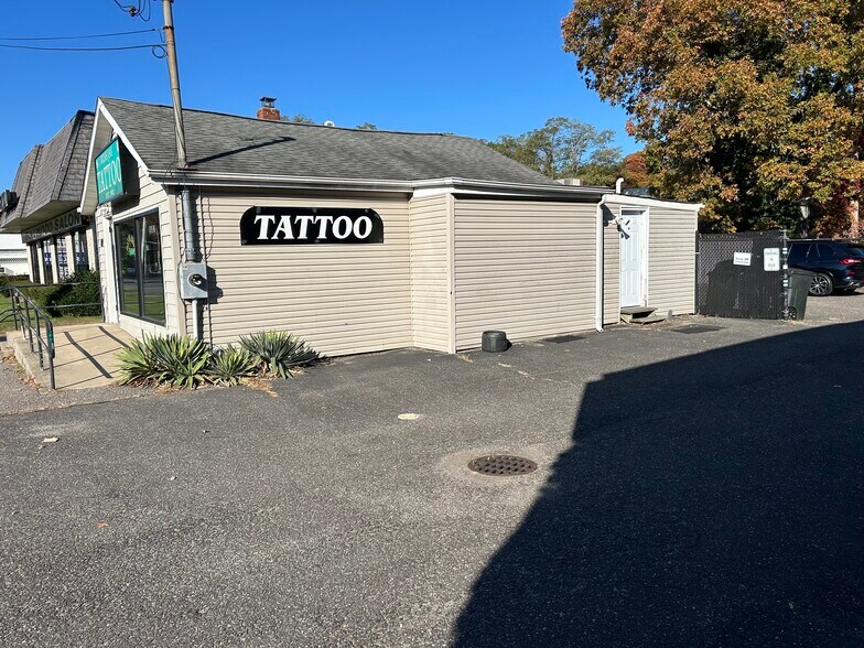 More Photos Of 931 Rt-25a, Miller Place Freestanding For Sale