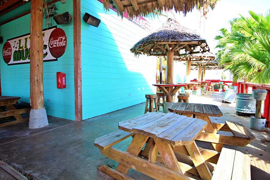 More Photos Of 610 Fisher St, Matagorda Specialty For Sale