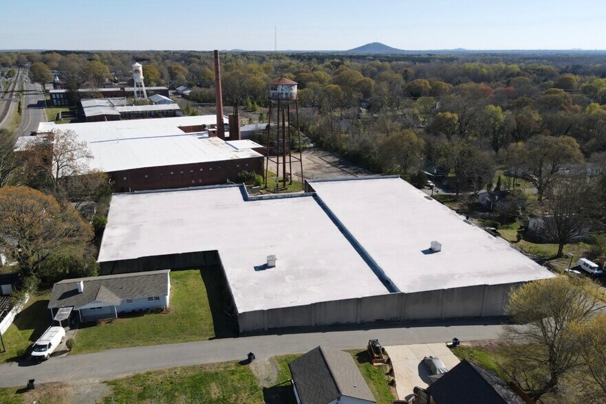 More Photos Of 100 W Parkwood St, Stanley Warehouse For Sale