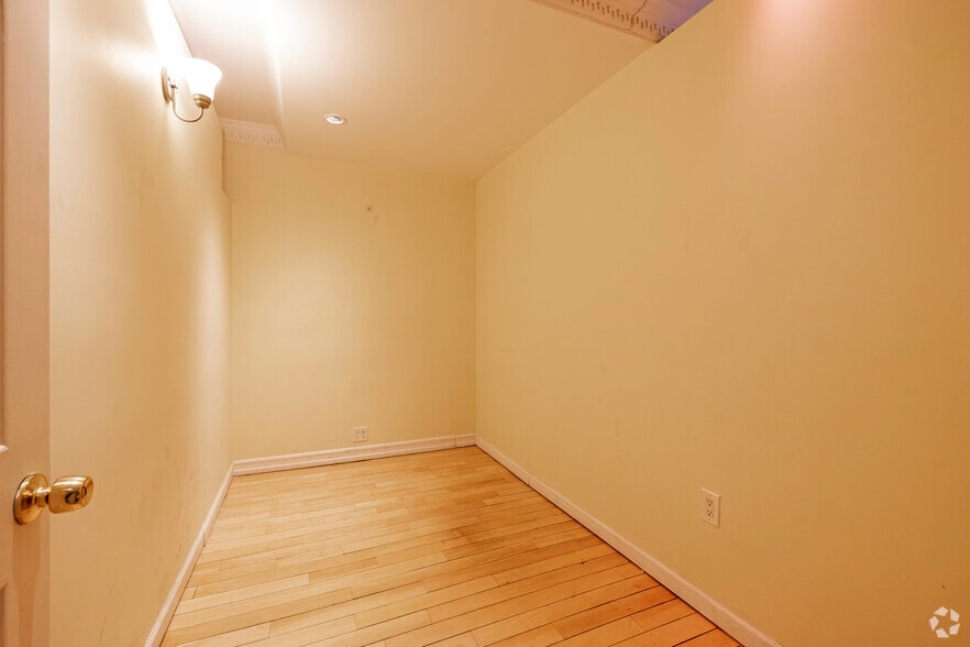 More Photos Of 173 W 85th St, New York Apartments For Lease