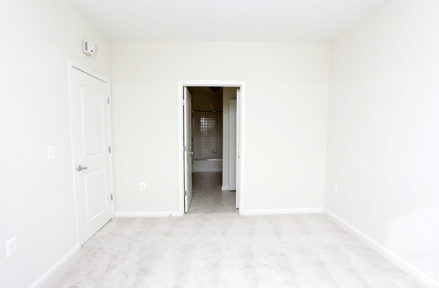 More Photos Of 2300 Washington Pl NE, Washington Apartments For Lease