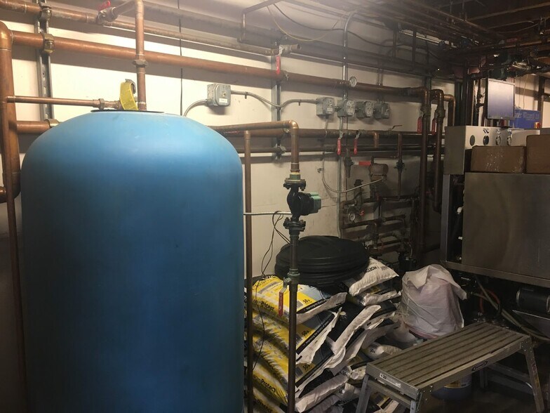 More Photos Of 5410 Bent Ct, Juneau Carwash For Sale