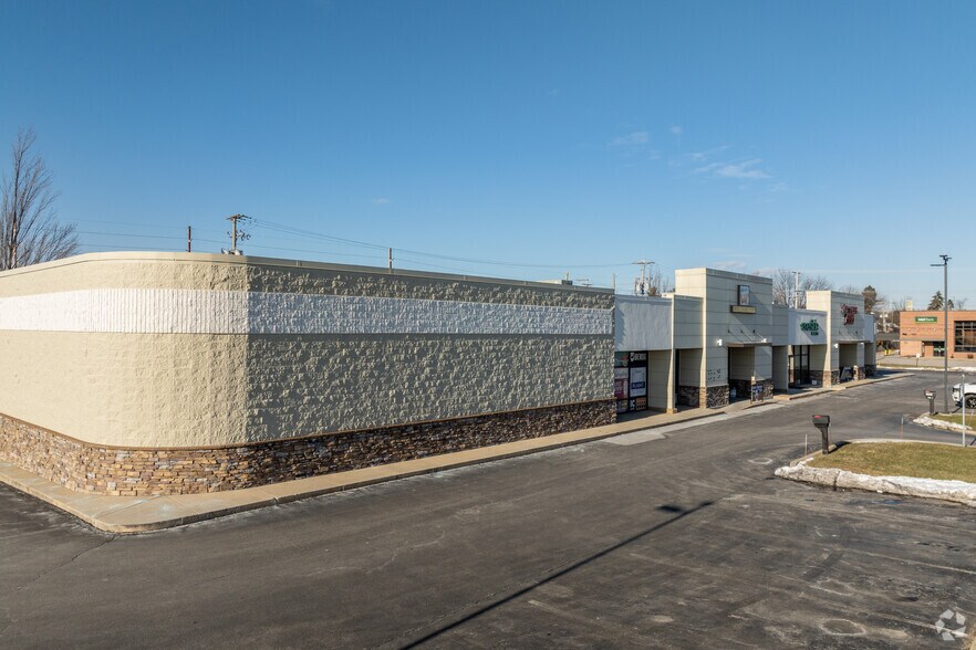 Primary Photo Of 1750 Loucks Rd, York Supermarket For Lease