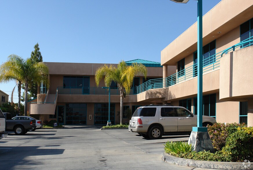 More Photos Of 7975 7955 & 7975 Raytheon Road, San Diego Flex For Sale