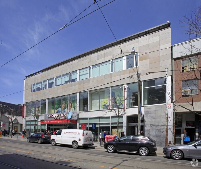 More Photos Of 252-260 Queen St W, Toronto General Retail For Lease
