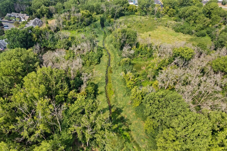 More Photos Of 2056 Woodlane Dr, Woodbury Medical For Sale