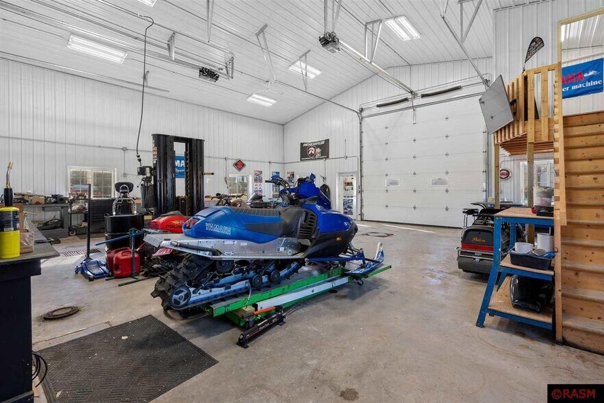 More Photos Of 213 Broadway Ave N, New Richland Light Distribution For Sale