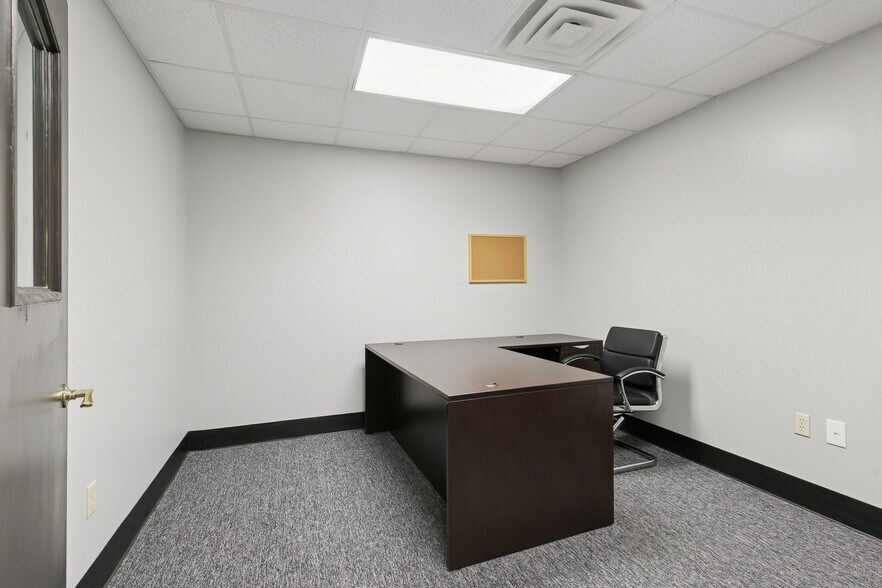 More Photos Of 1841 Enterprise Dr, Harvey Service For Lease