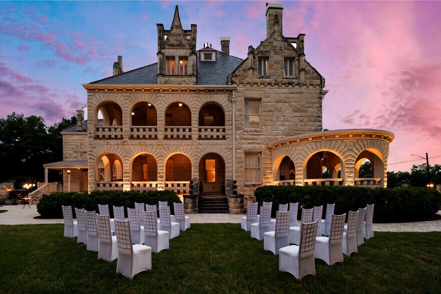 More Photos Of 950 E Grayson St, San Antonio Lodge Meeting Hall For Sale