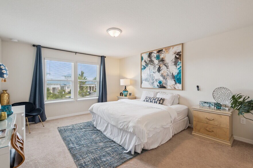 More Photos Of 921 Paradise Dr, Davenport Apartments For Sale