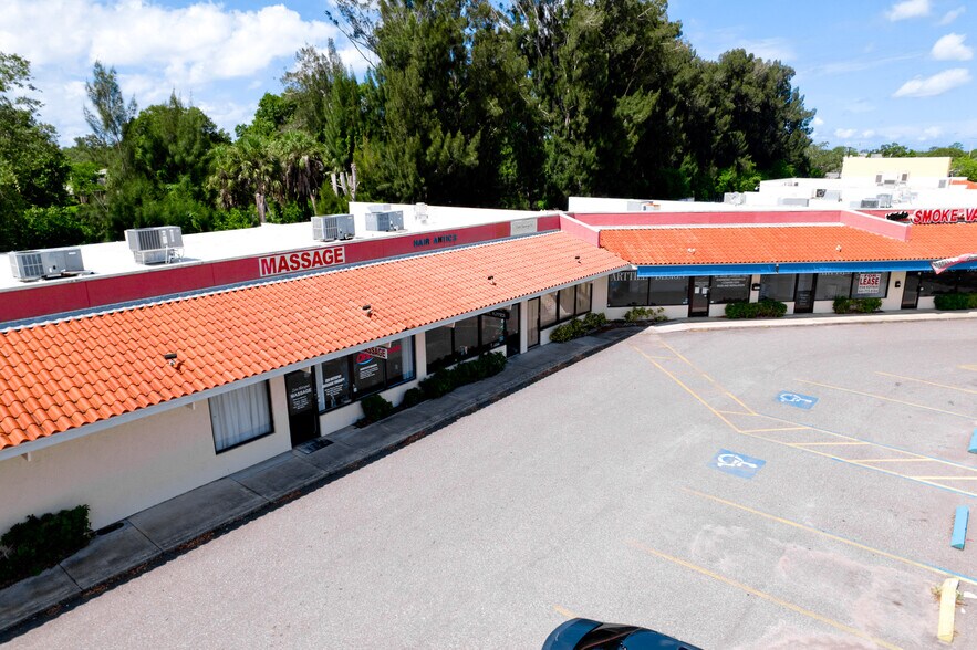 More Photos Of 3915-4105 Cortez Rd, Bradenton Storefront Retail Office For Lease