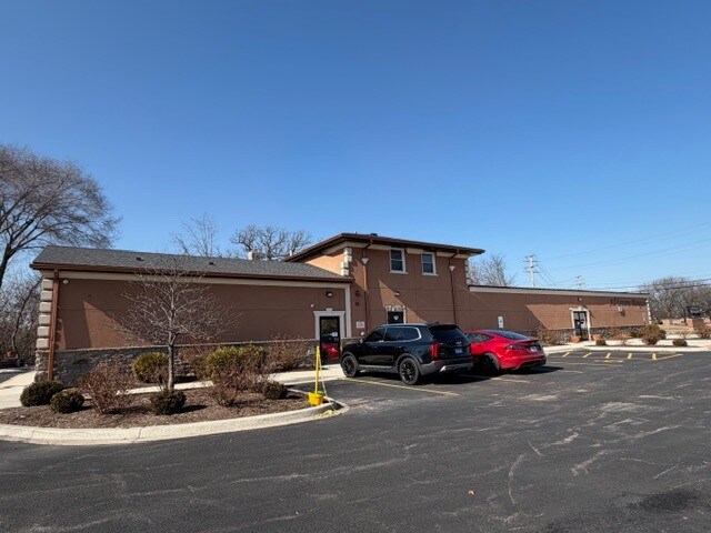 Primary Photo Of 170 W Roosevelt Rd, West Chicago Flex For Sale