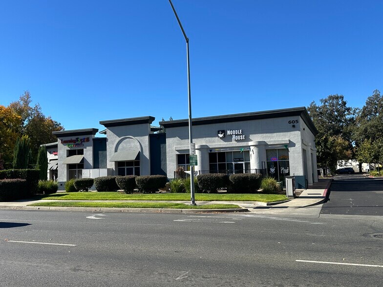 More Photos Of 605 Mangrove Ave, Chico Storefront Retail Office For Sale