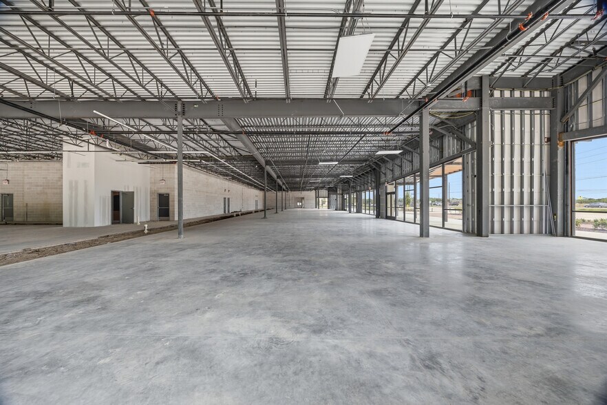 More Photos Of 7710 FM 521, Rosharon Storefront For Lease
