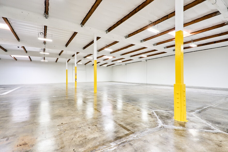 More Photos Of 7103 Fair Ave, North Hollywood Warehouse For Lease