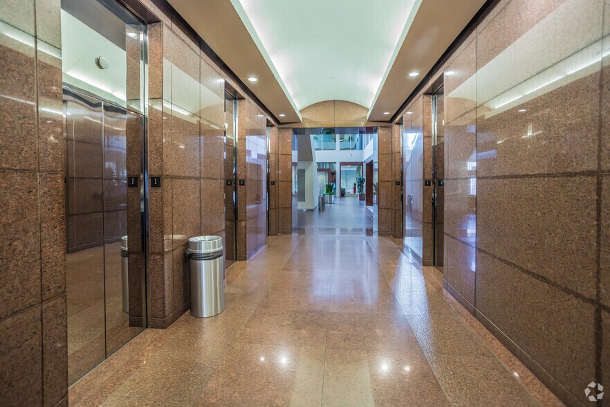 More Photos Of 425 W Capitol Ave, Little Rock Office For Lease