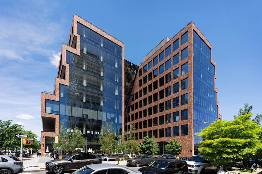 More Photos Of 25 Kent Ave, Brooklyn Office For Lease