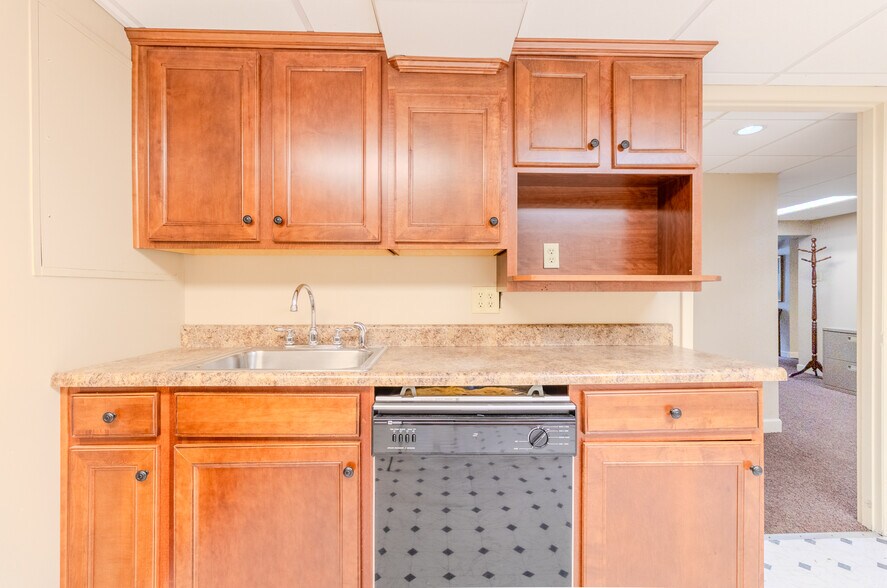 More Photos Of 2703 Mosside Blvd, Monroeville Medical For Lease