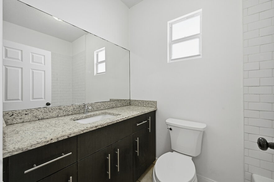 More Photos Of 105 2nd St, Lake Park Apartments For Lease