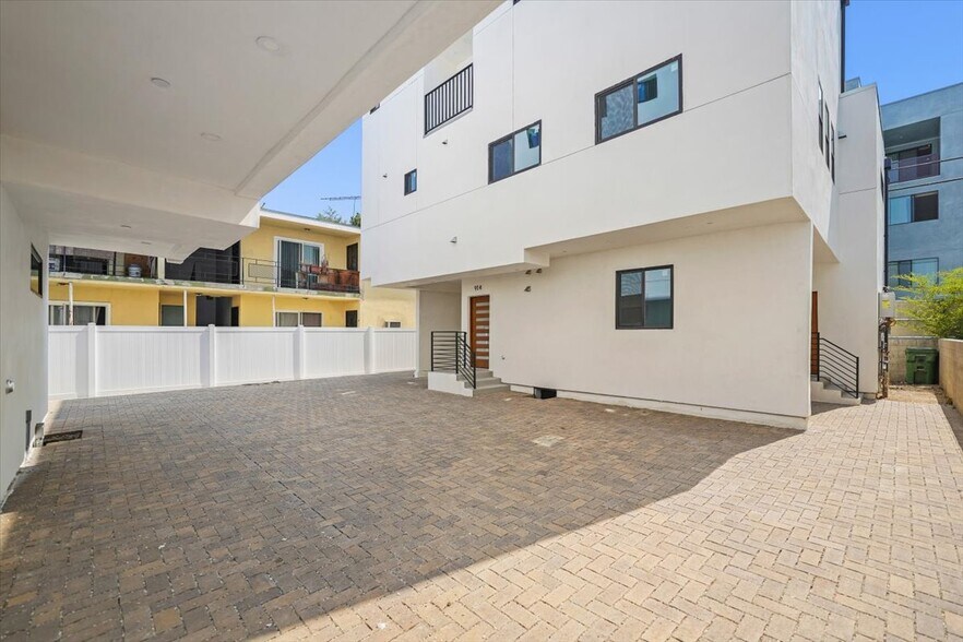 More Photos Of 910 Hudson ave, Los Angeles Apartments For Sale