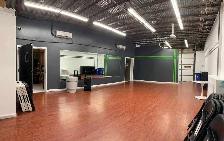 More Photos Of 4719-4731 Stamp Rd, Temple Hills Service For Sale