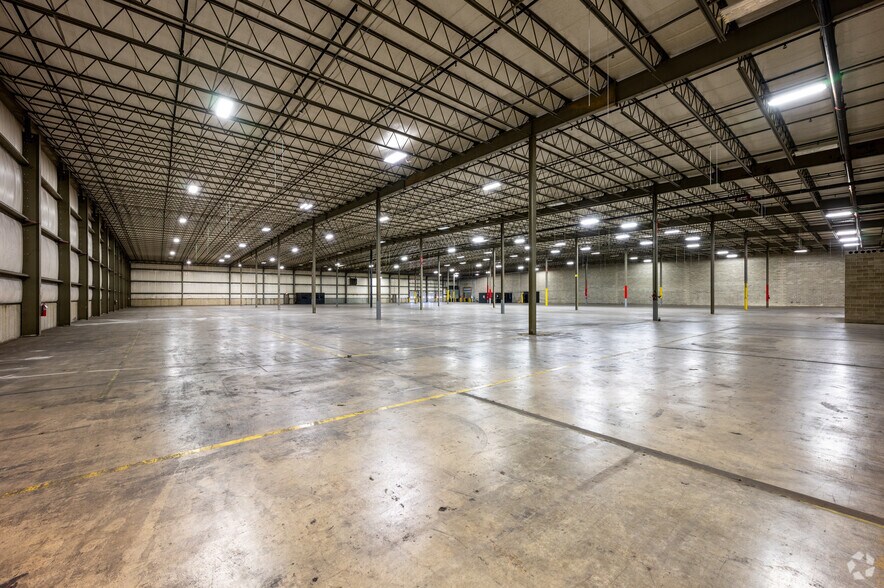 More Photos Of 2580 S 30th St, Lafayette Warehouse For Sale
