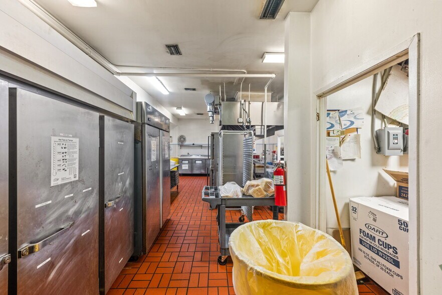 More Photos Of 6512-6514 Norwood Ave, Jacksonville Restaurant For Sale