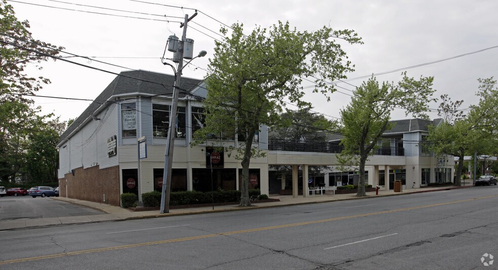 More Photos Of 770 Middle Neck Rd, Great Neck Unknown For Lease