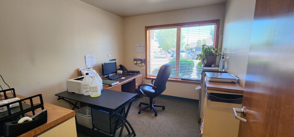 More Photos Of 1156 N Bonnie Brae St, Denton Medical For Lease