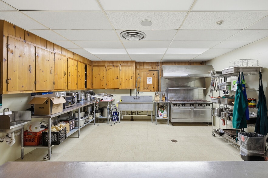 More Photos Of 81 Sprague St, Portsmouth Specialty For Sale
