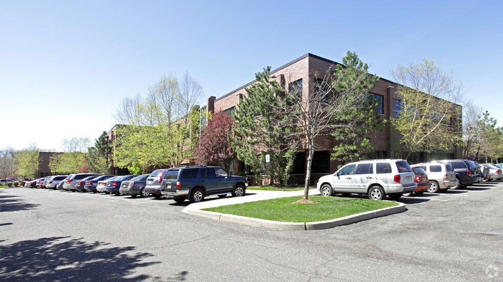 More Photos Of 40 Boroline Rd, Allendale Light Distribution For Lease