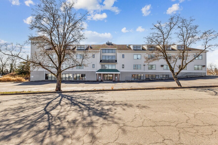 More Photos Of 602 S King St, Leesburg Medical For Sale