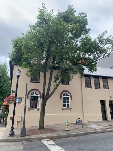 More Photos Of 41-45 N Market St, Frederick Storefront Retail Office For Lease