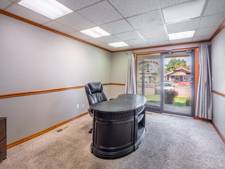 More Photos Of 426 E Wyandotte Ave, Mcalester Office For Sale