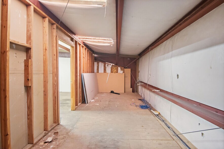 More Photos Of 1197 Piney Green Rd, Jacksonville Auto Repair For Lease